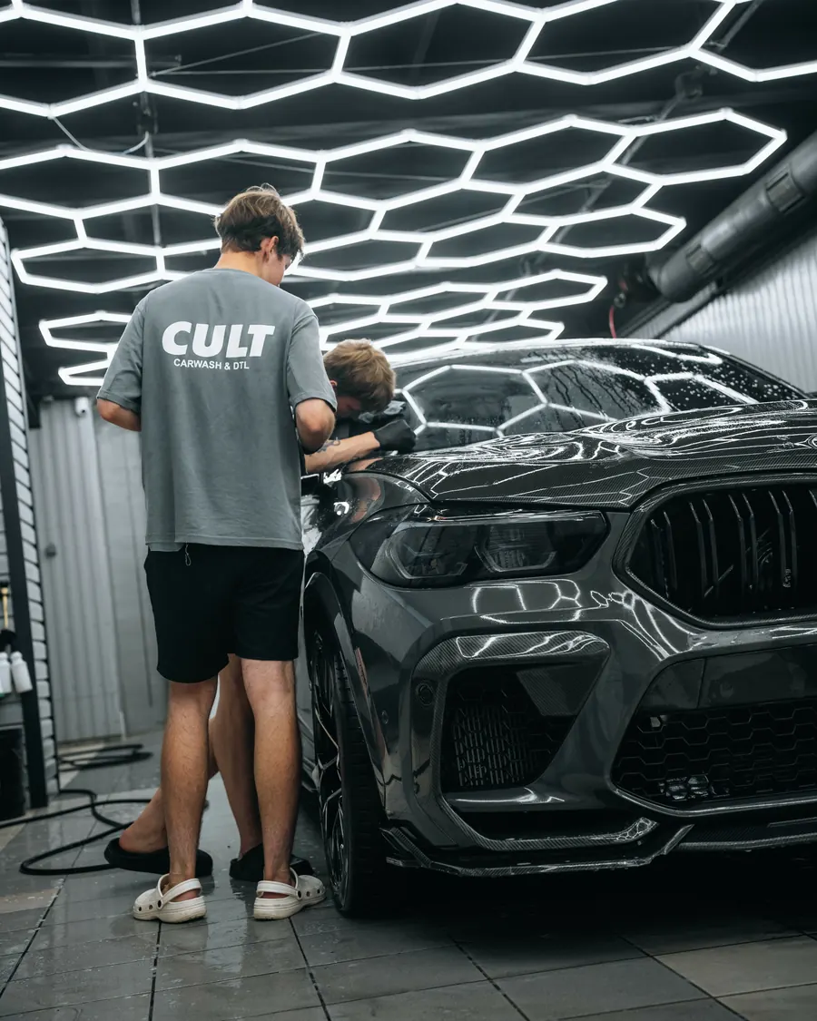 Мастер CULT и BMW X6M Competition в боксе